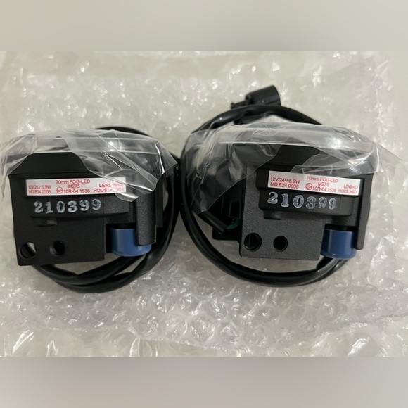 Genuine OEM Honda 08V71-МКС-A01 LED Fog Lights For GL1800 Gold Wing NEW Open Box - Picture 3 of 6